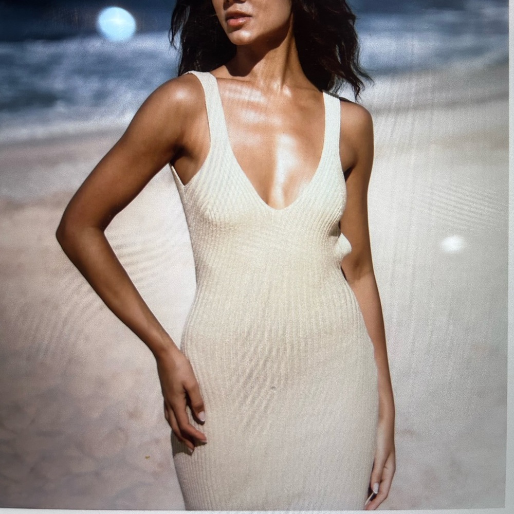 Elegant Backless Cream Dress